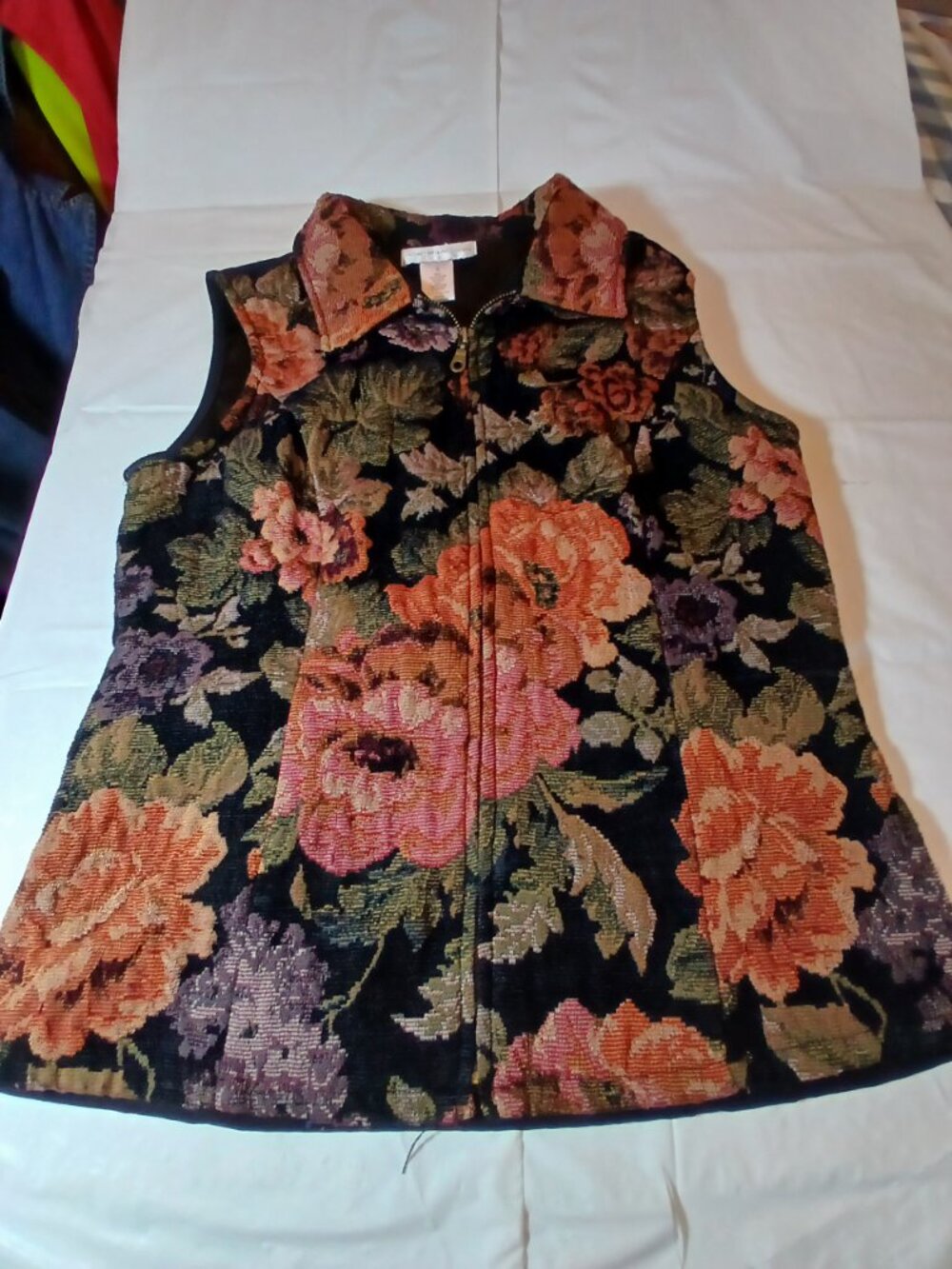 Susan Graver Tapestry Zip Up Vest Size SMALL- Stunning!